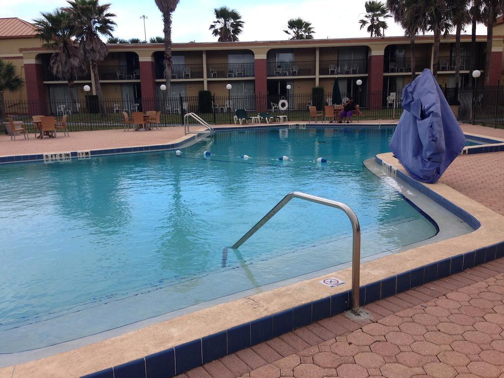 Ramada By Wyndham Davenport Orlando South Hotel Екстериор снимка