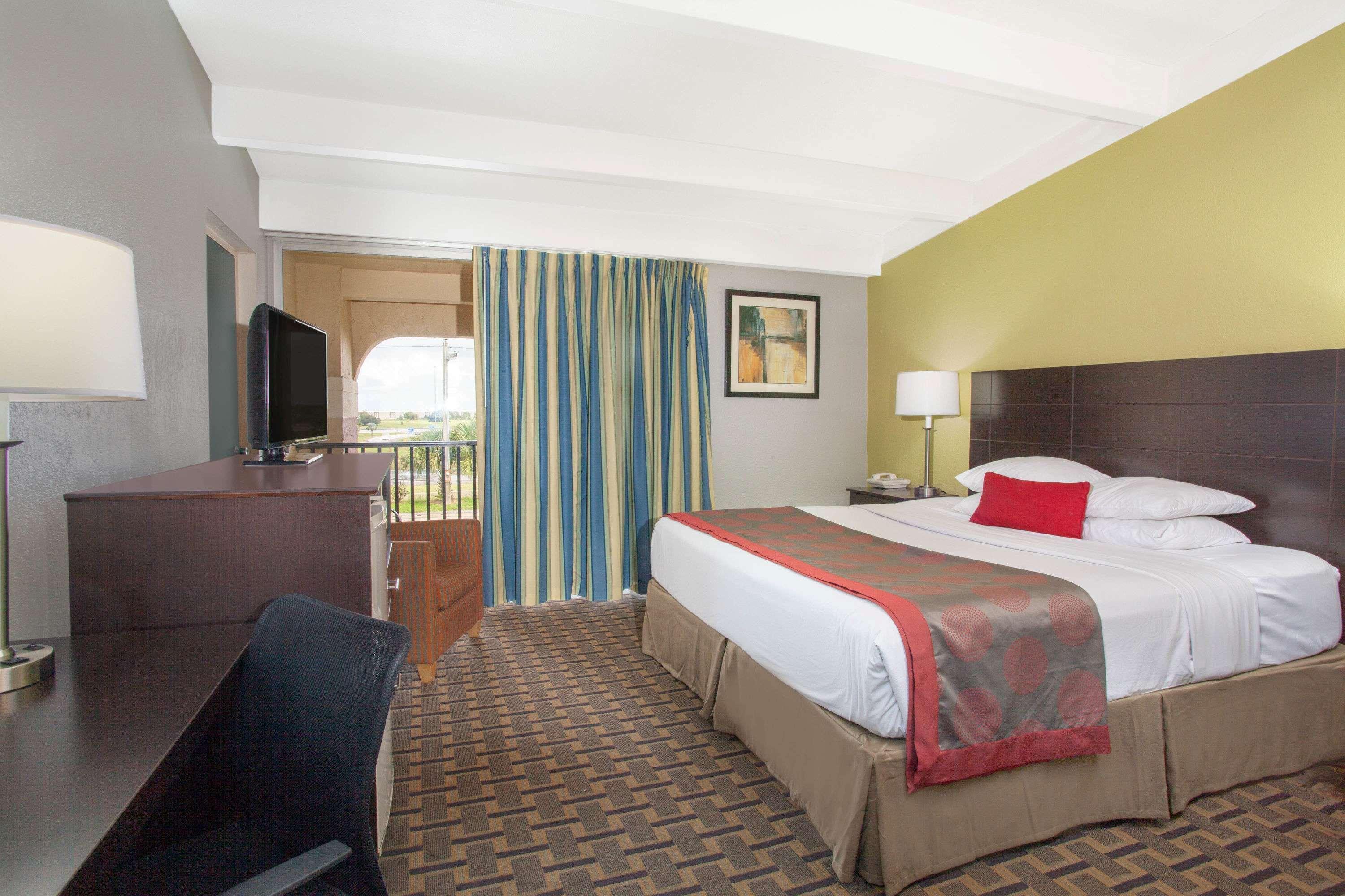 Ramada By Wyndham Davenport Orlando South Hotel Екстериор снимка