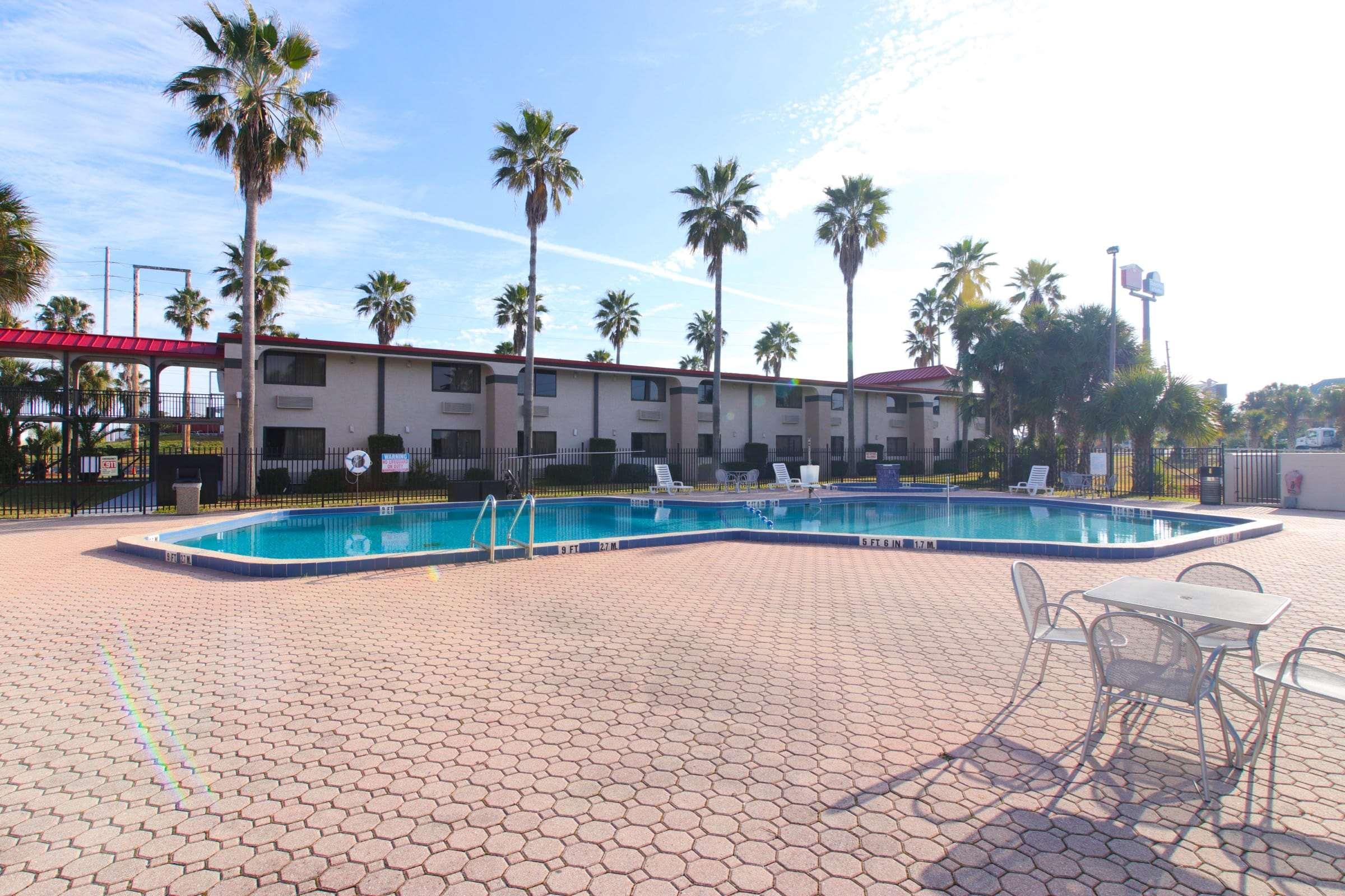 Ramada By Wyndham Davenport Orlando South Hotel Екстериор снимка