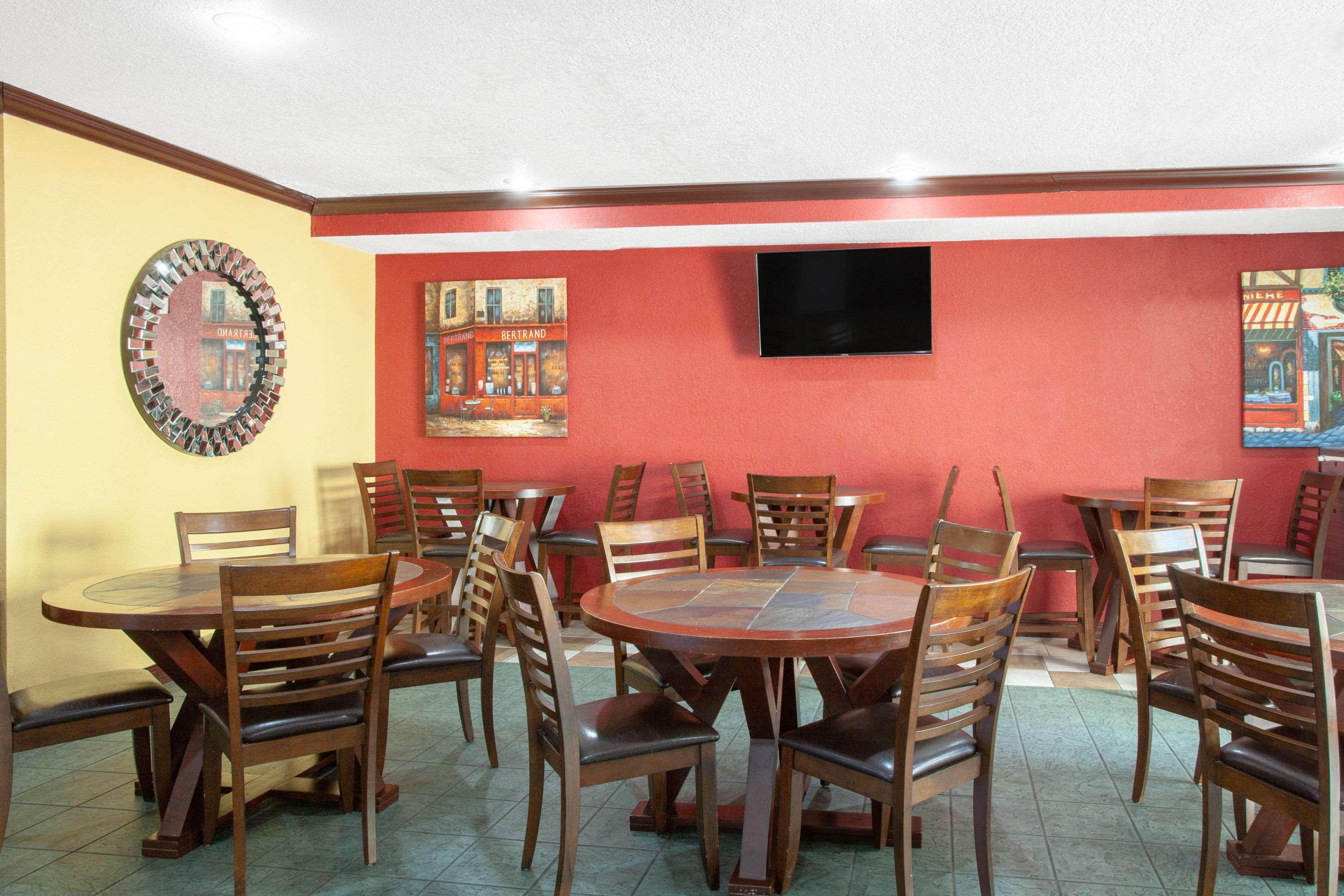Ramada By Wyndham Davenport Orlando South Hotel Екстериор снимка